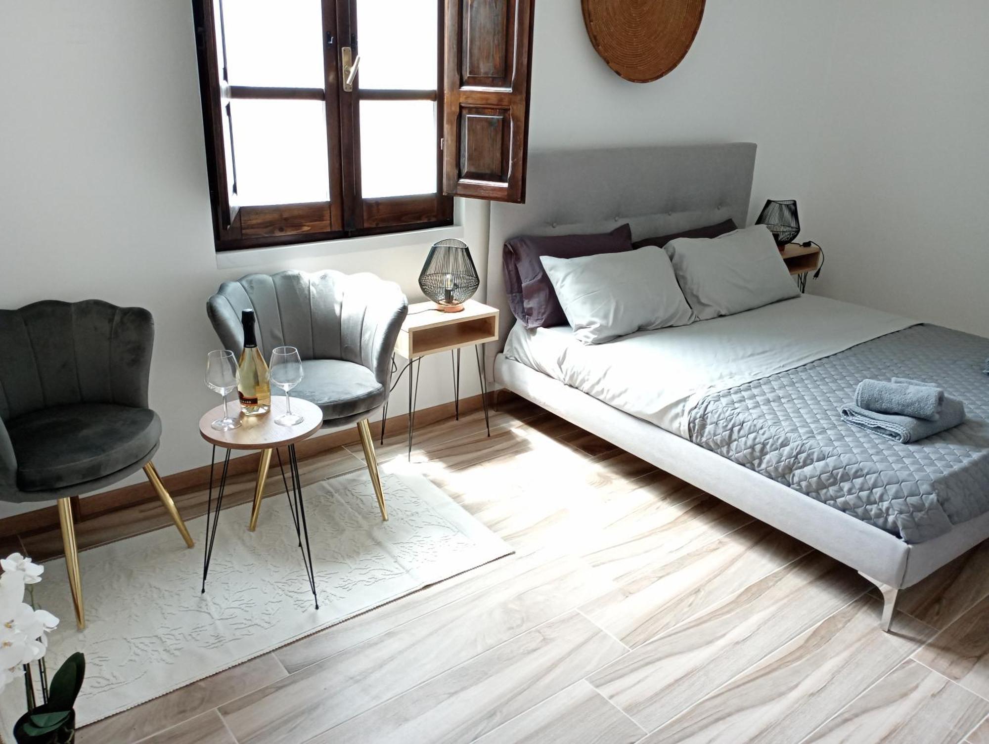Niu Rooms Ористано Экстерьер фото