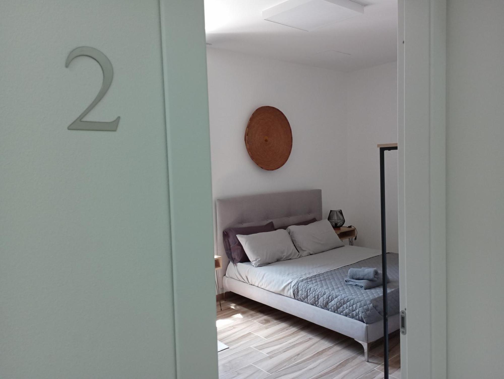 Niu Rooms Ористано Экстерьер фото